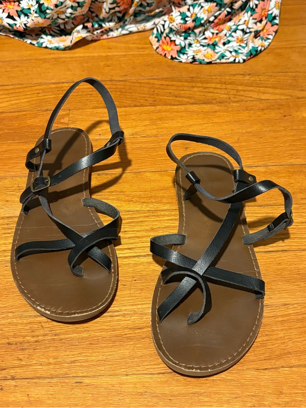 Universal Thread Black Strappy Flat Sandals
